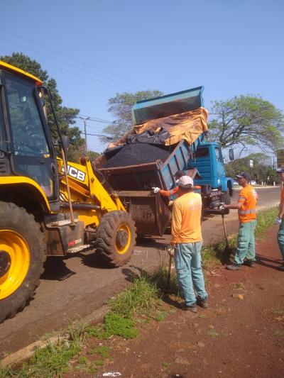 OperaÃ§Ã£o Tapa-Buracos estÃ¡ a todo vapor contemplando ruas do anel central e bairros de Laranjeiras do Sul
